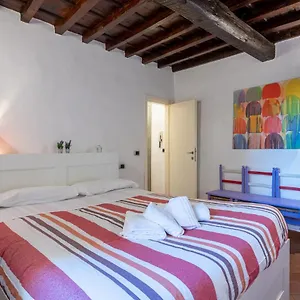 santambrogio-colorful-apartment.it-tuscanyhotel.com/